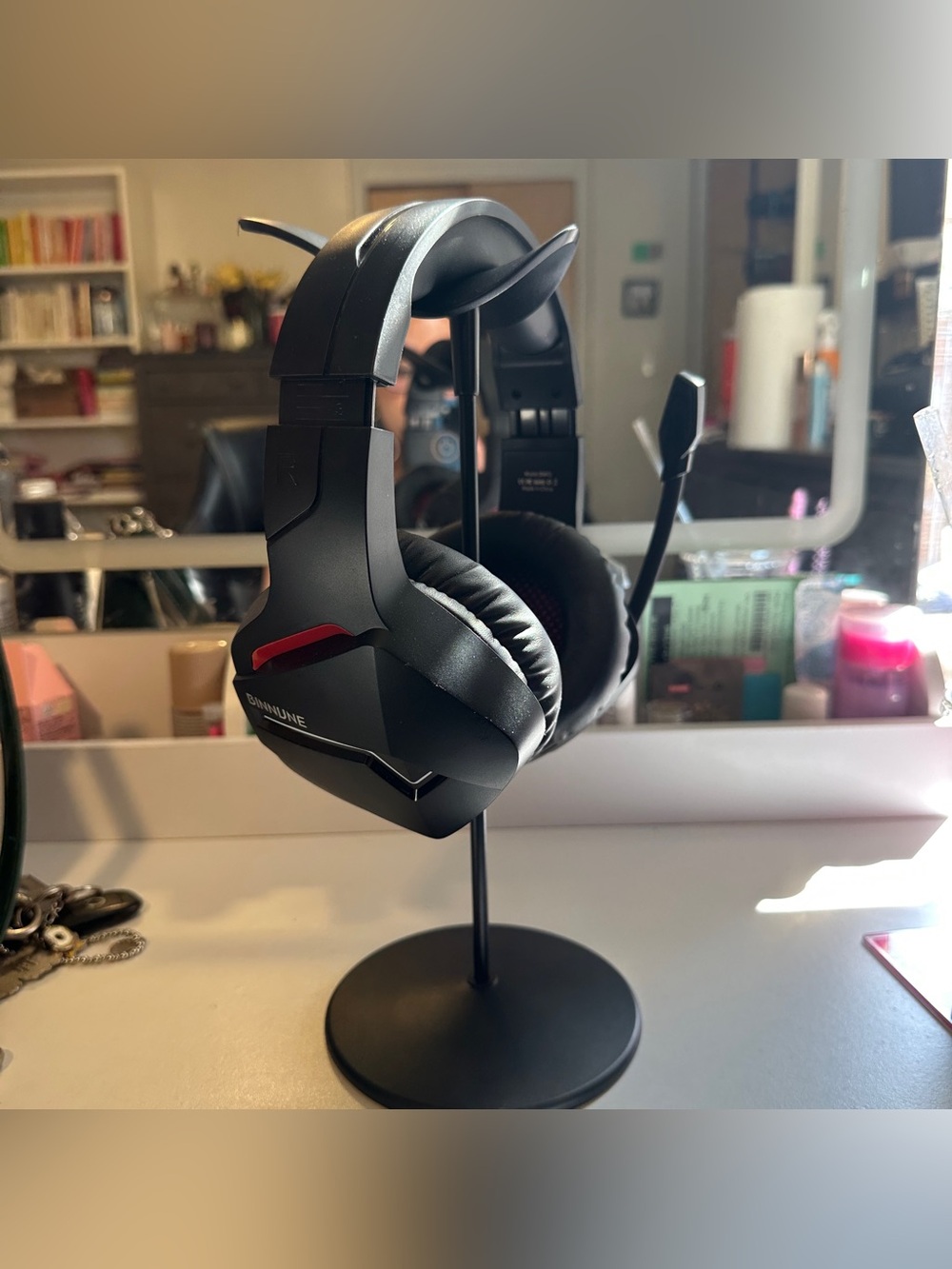 BINNUNE Wireless Gaming Headset + Lamicall Headphone Stand